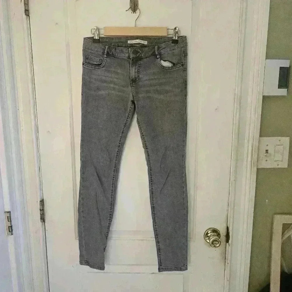 P7482 trafaluc deniwear ash grey acid wash denim waist 38in / size 4  skinny